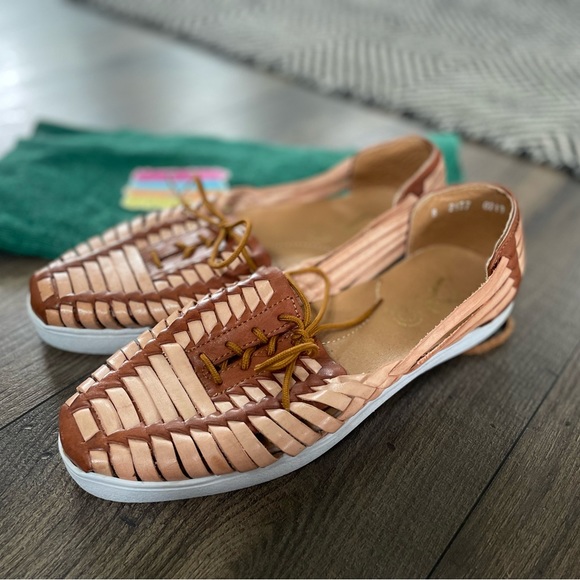 Leather Huaraches Sandals/Flats - Picture 1 of 3